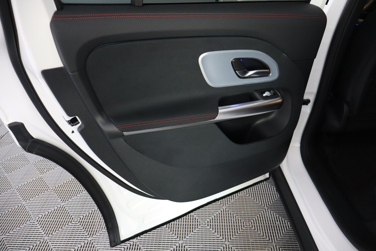 Mercedes-Benz GLB vaihtoauto