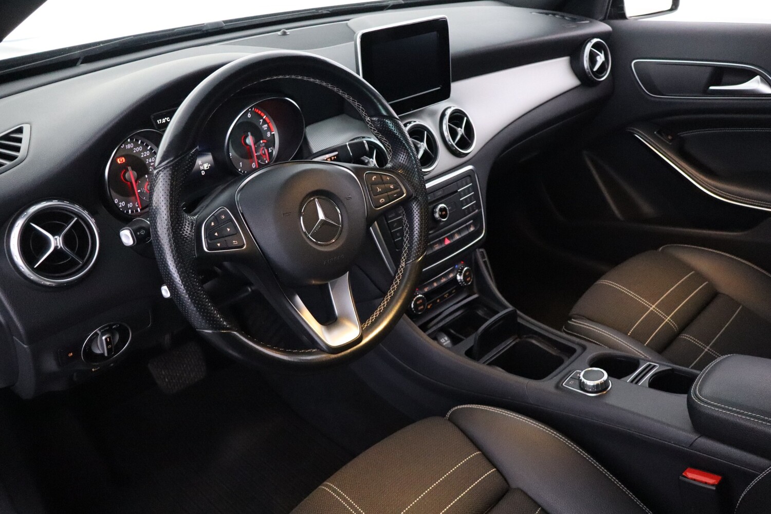 Mercedes-Benz GLA vaihtoauto