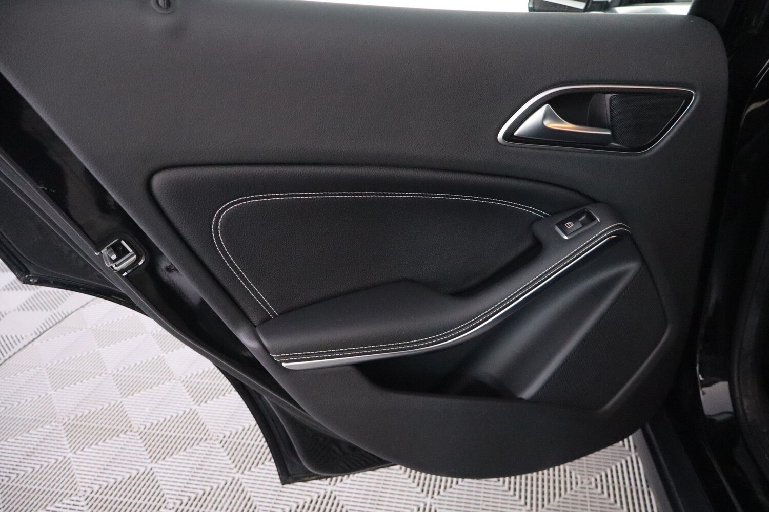 Mercedes-Benz GLA vaihtoauto