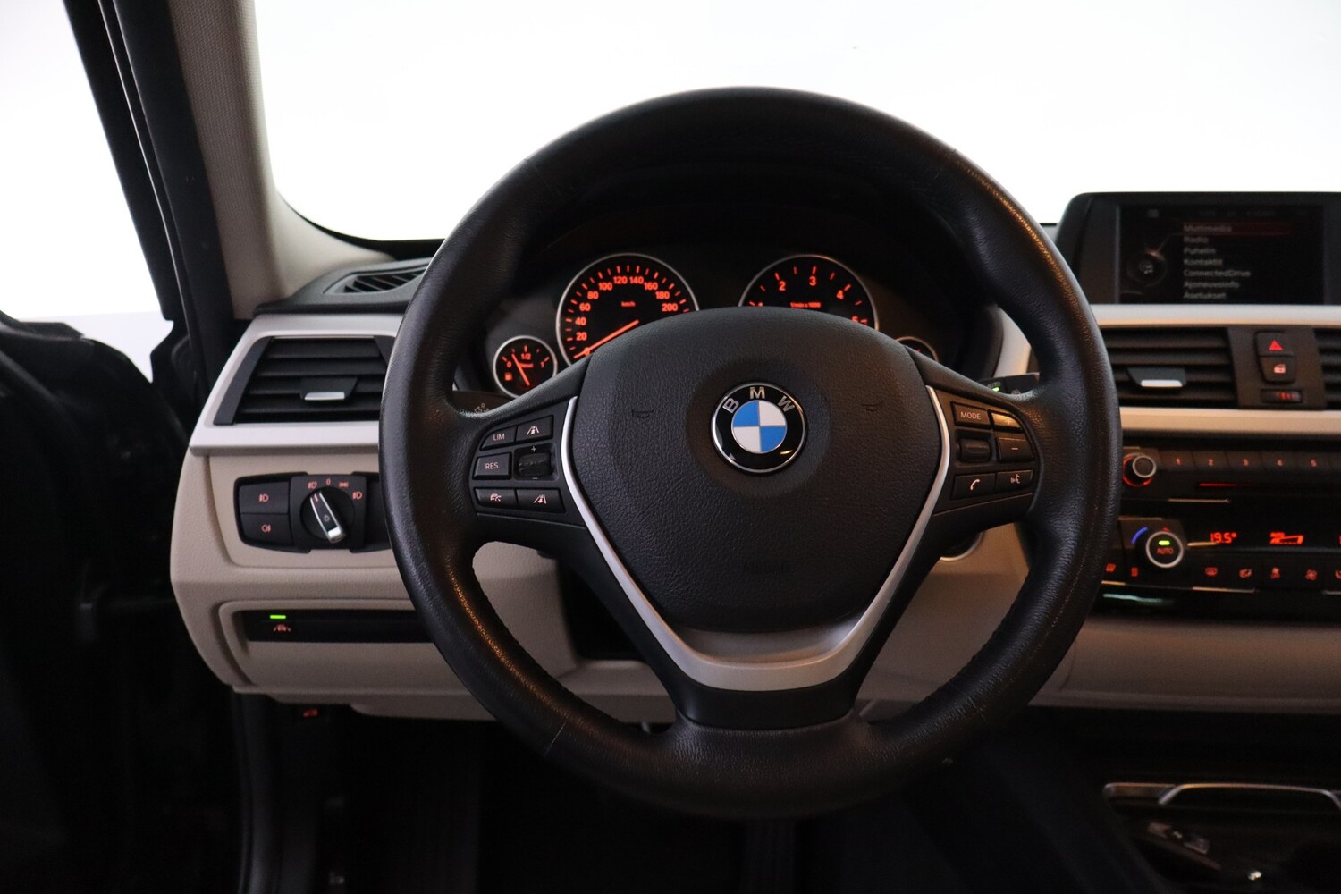 BMW 320 vaihtoauto