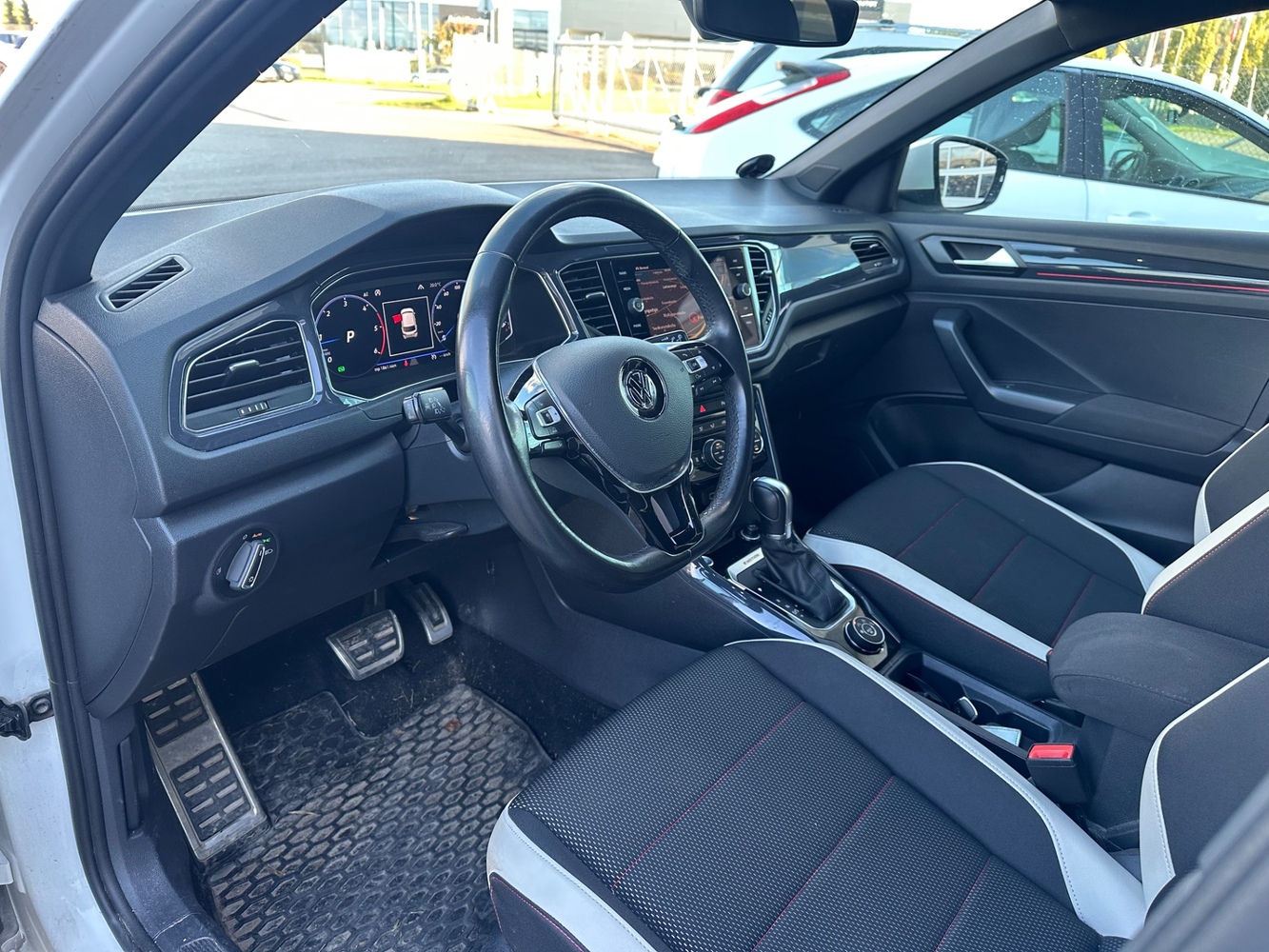 Volkswagen T-Roc vaihtoauto