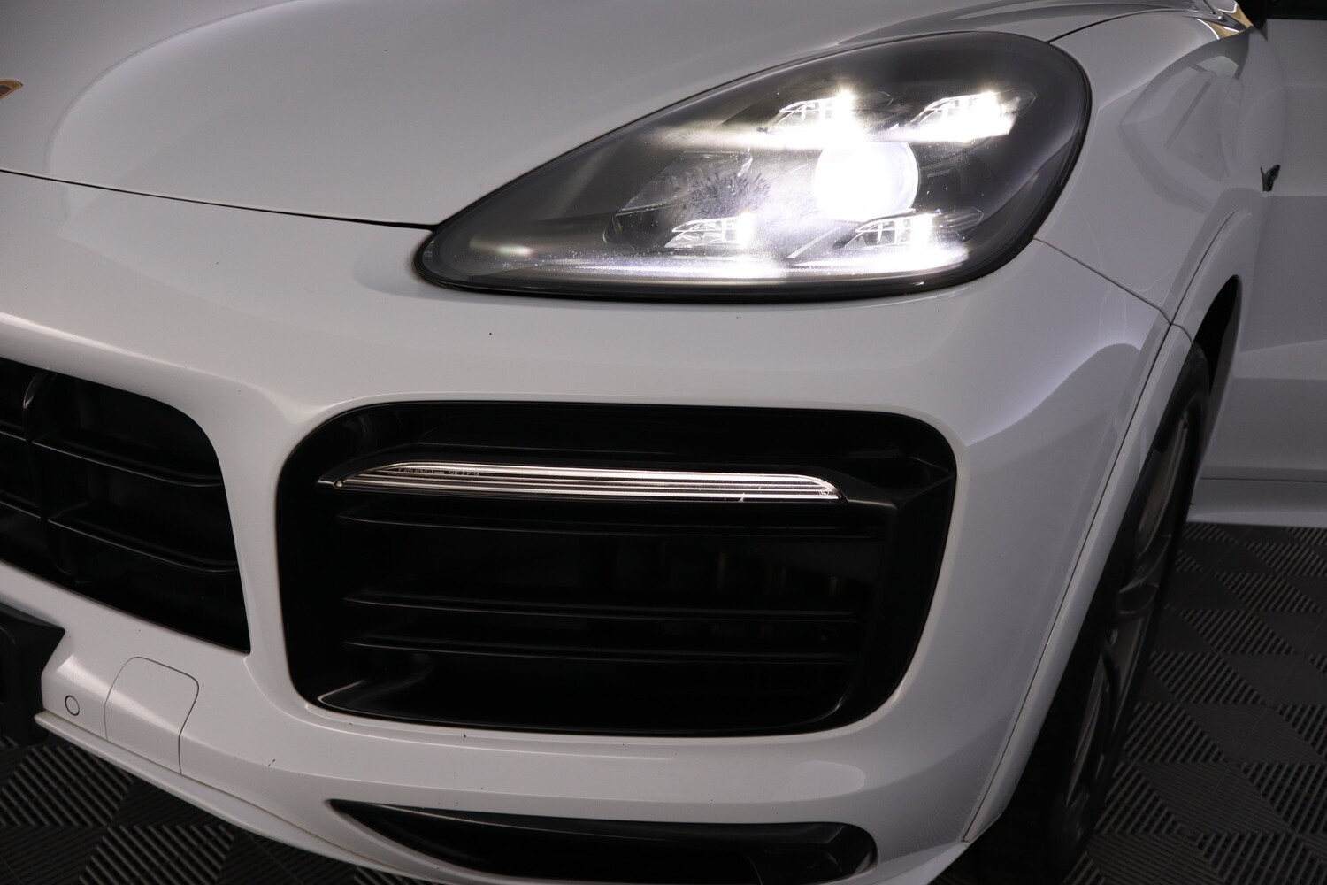Porsche Cayenne vaihtoauto