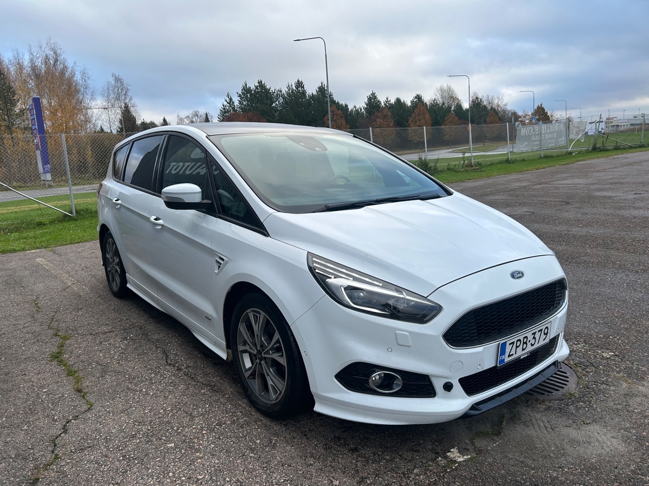 Ford S-MAX vaihtoauto