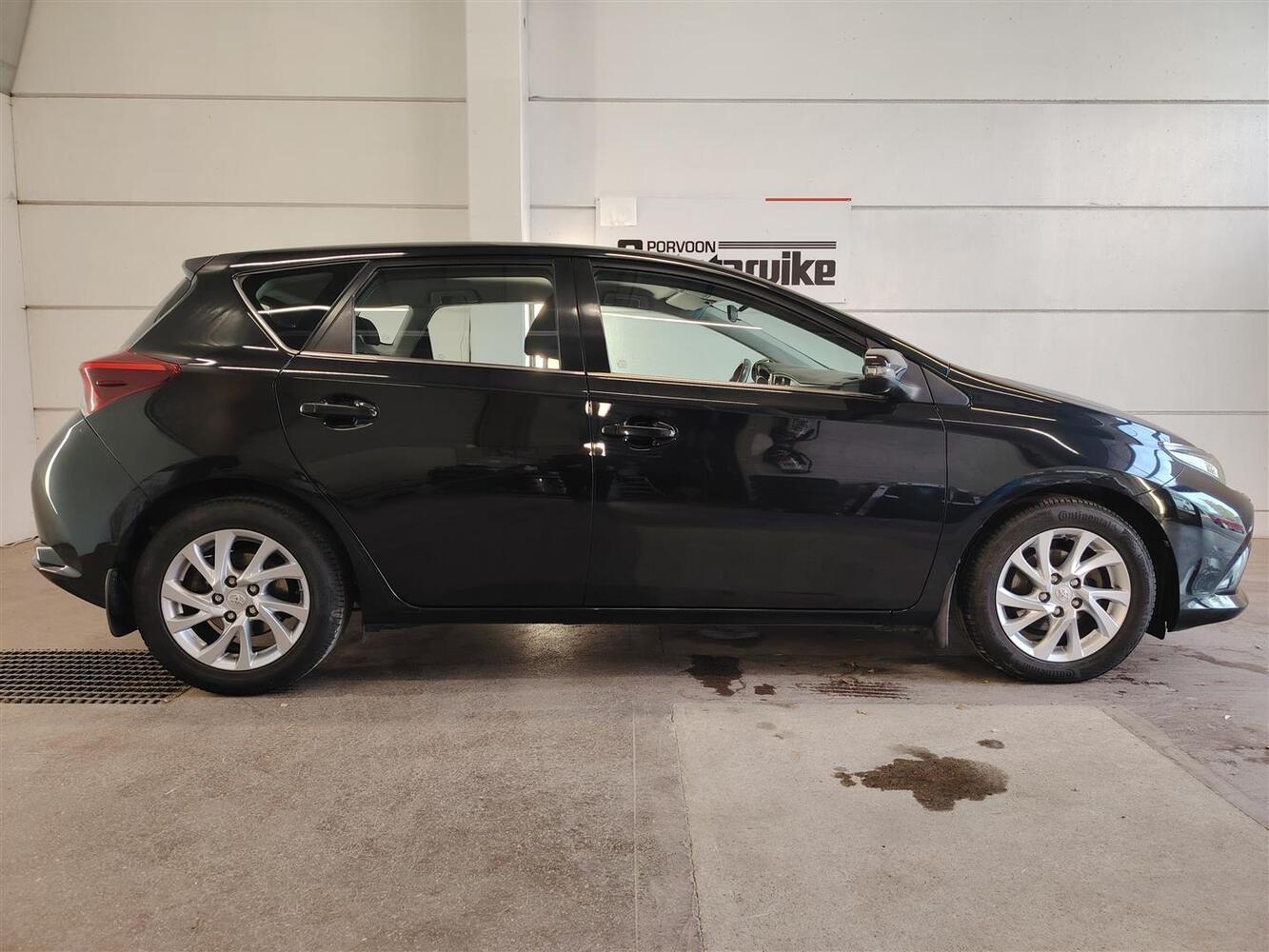 Toyota Auris vaihtoauto