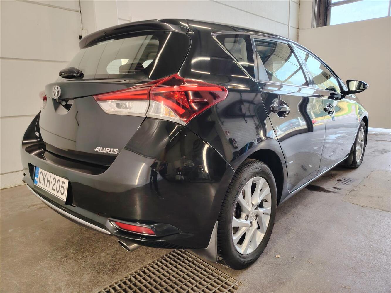 Toyota Auris vaihtoauto