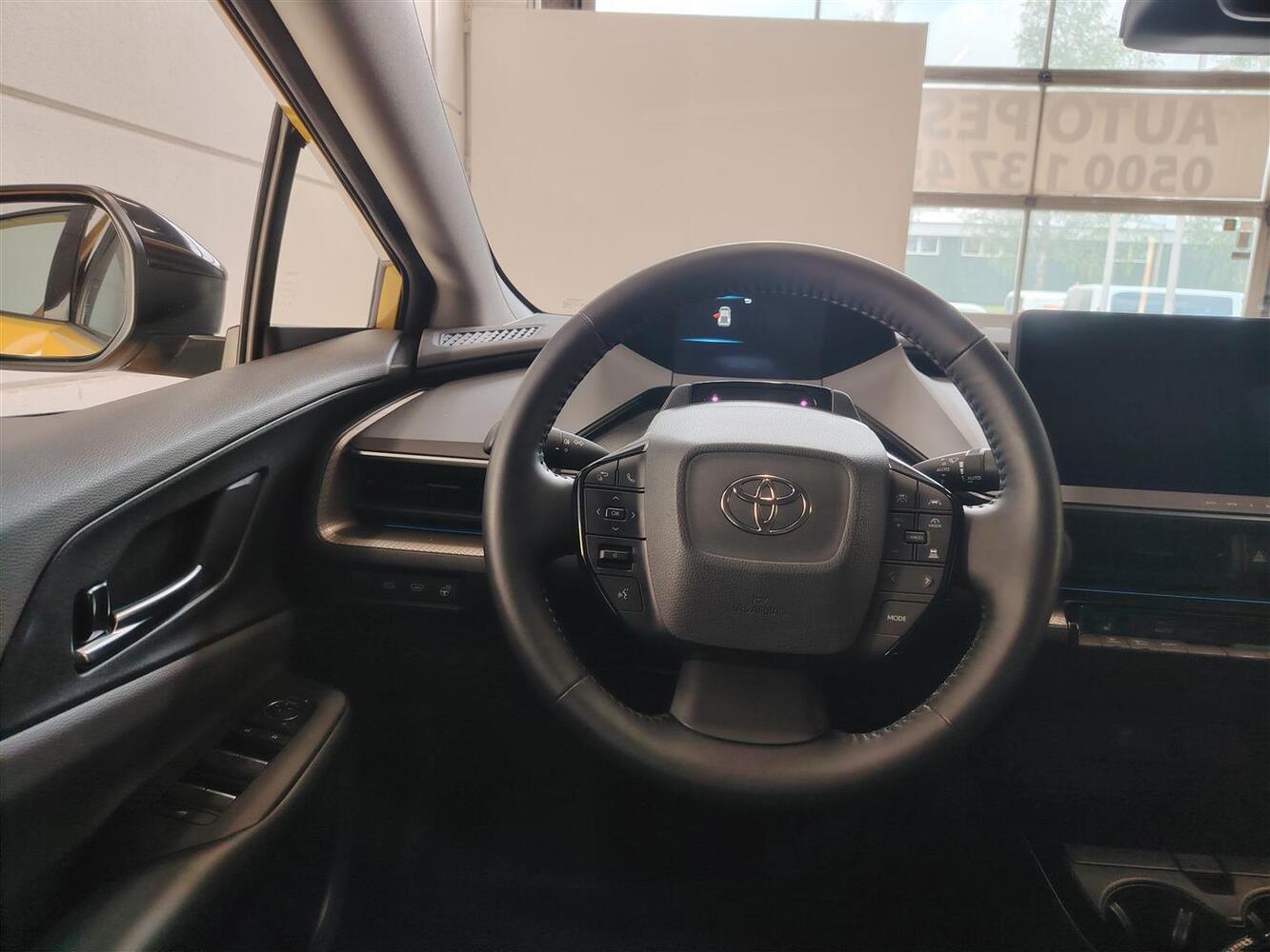 Toyota Prius Plug-in vaihtoauto