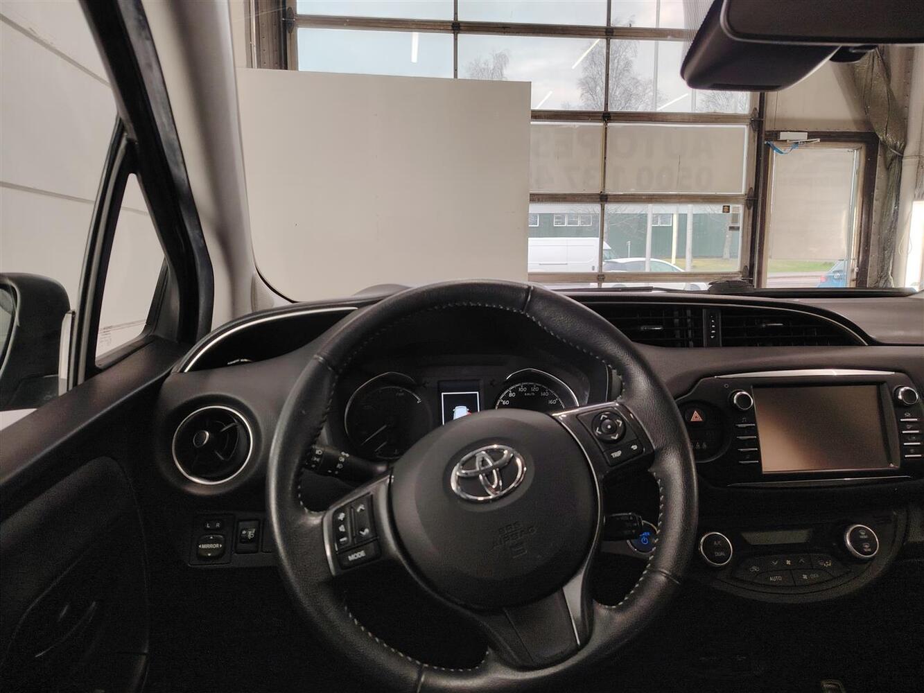 Toyota Yaris vaihtoauto