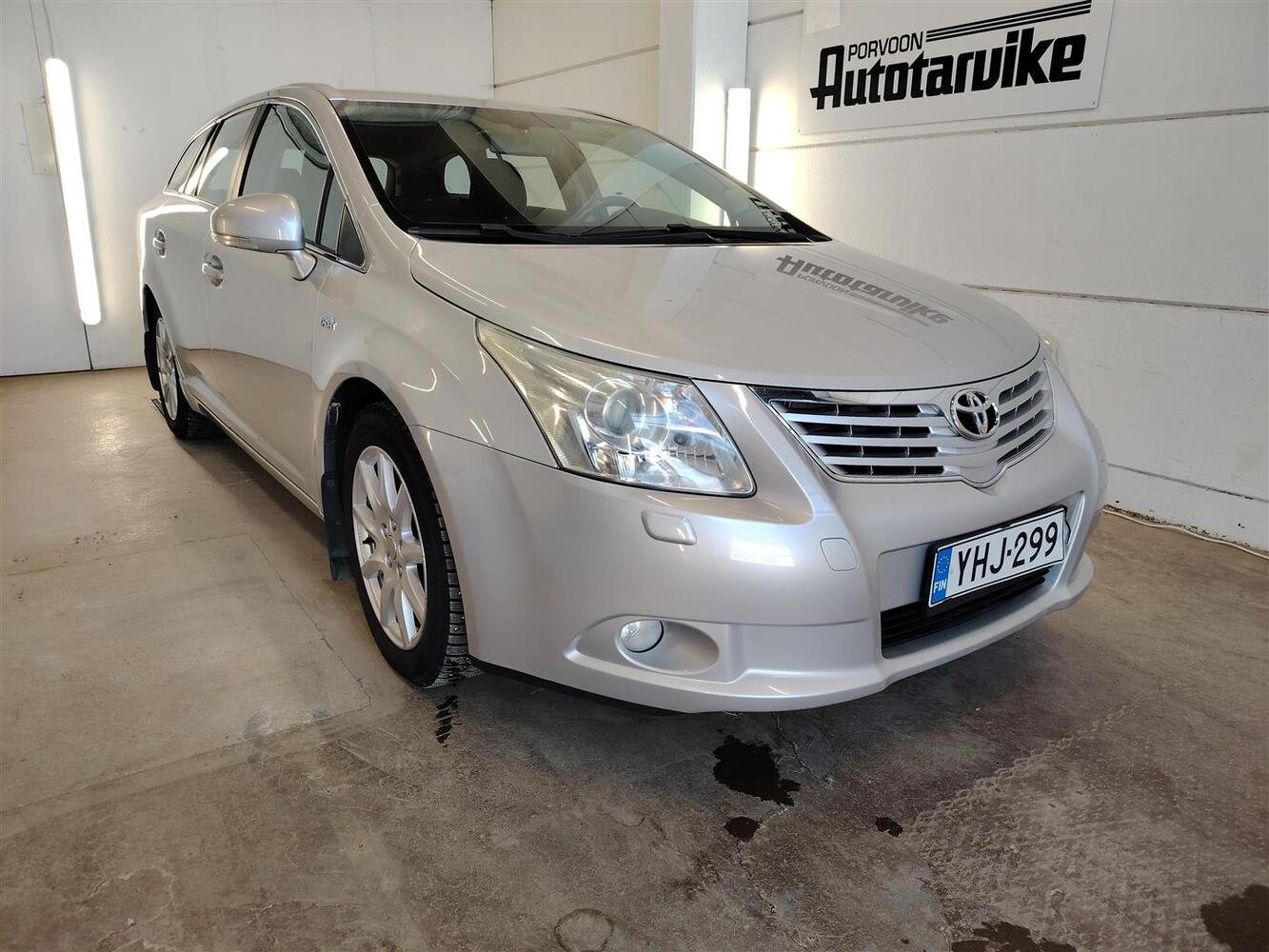 Toyota Avensis vaihtoauto