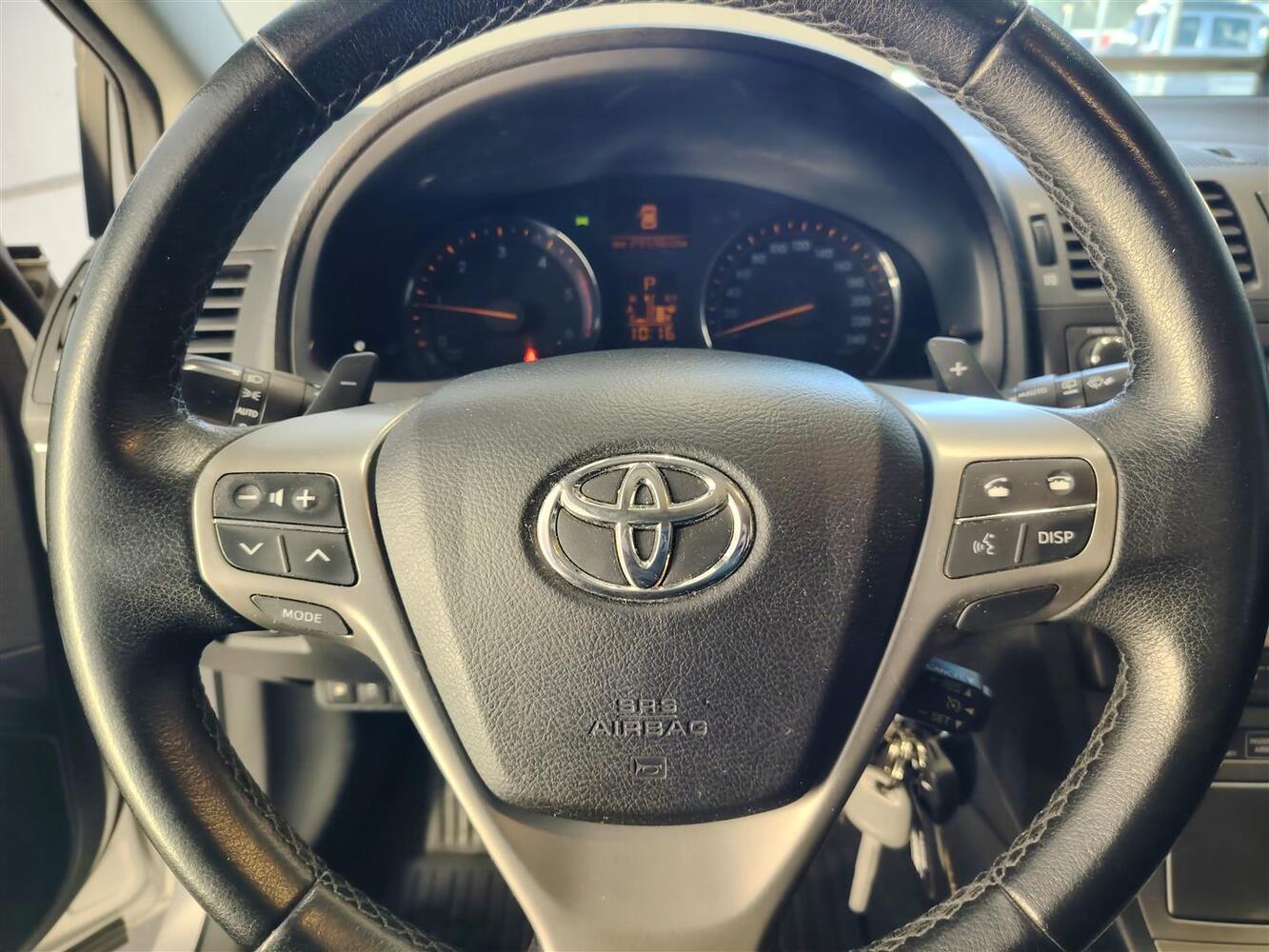Toyota Avensis vaihtoauto
