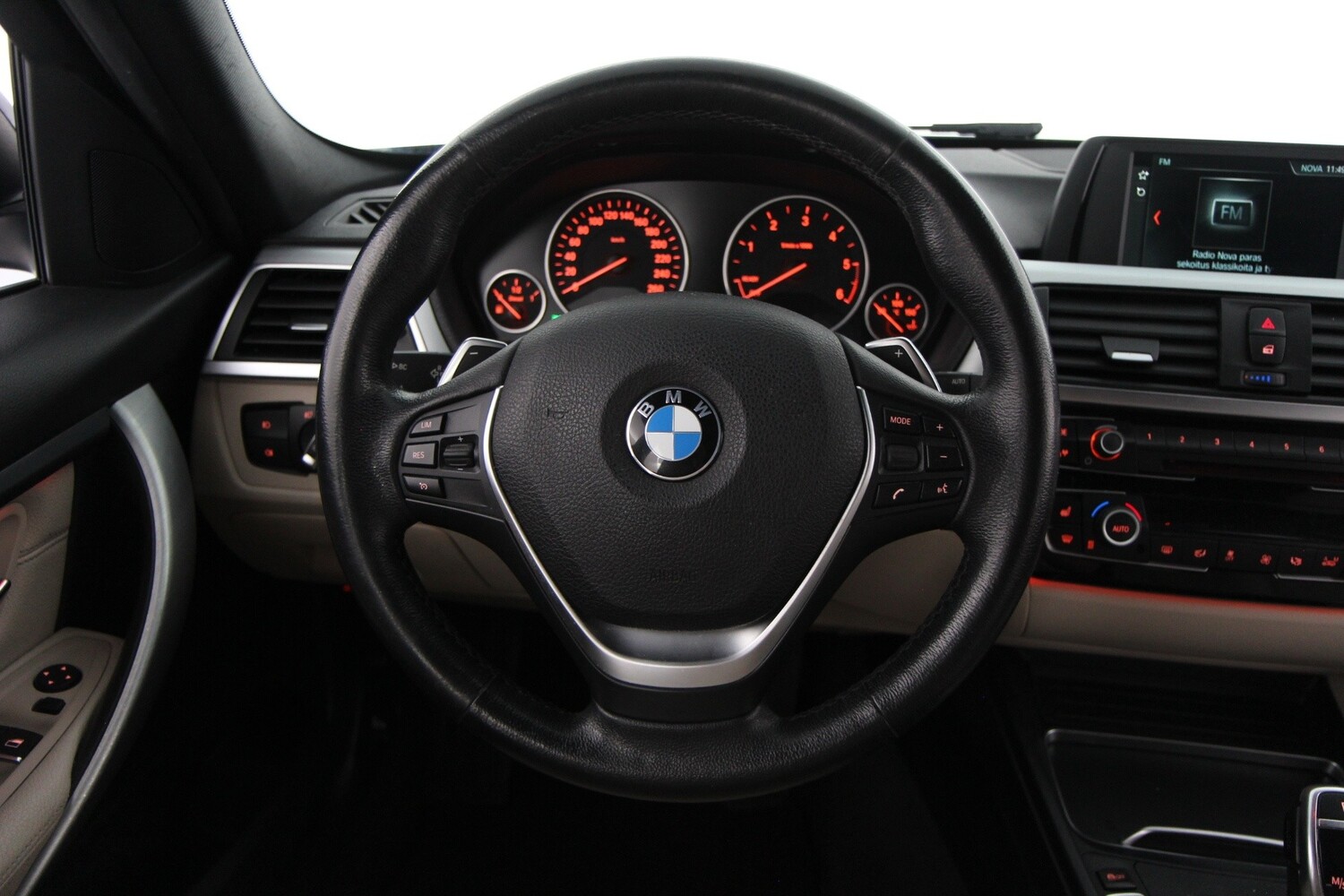 BMW 320 vaihtoauto