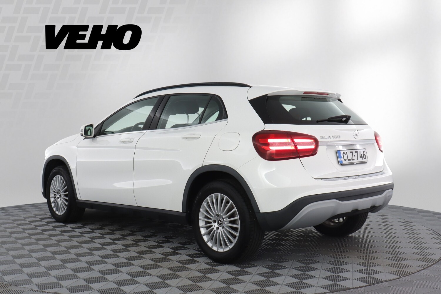 Mercedes-Benz GLA vaihtoauto