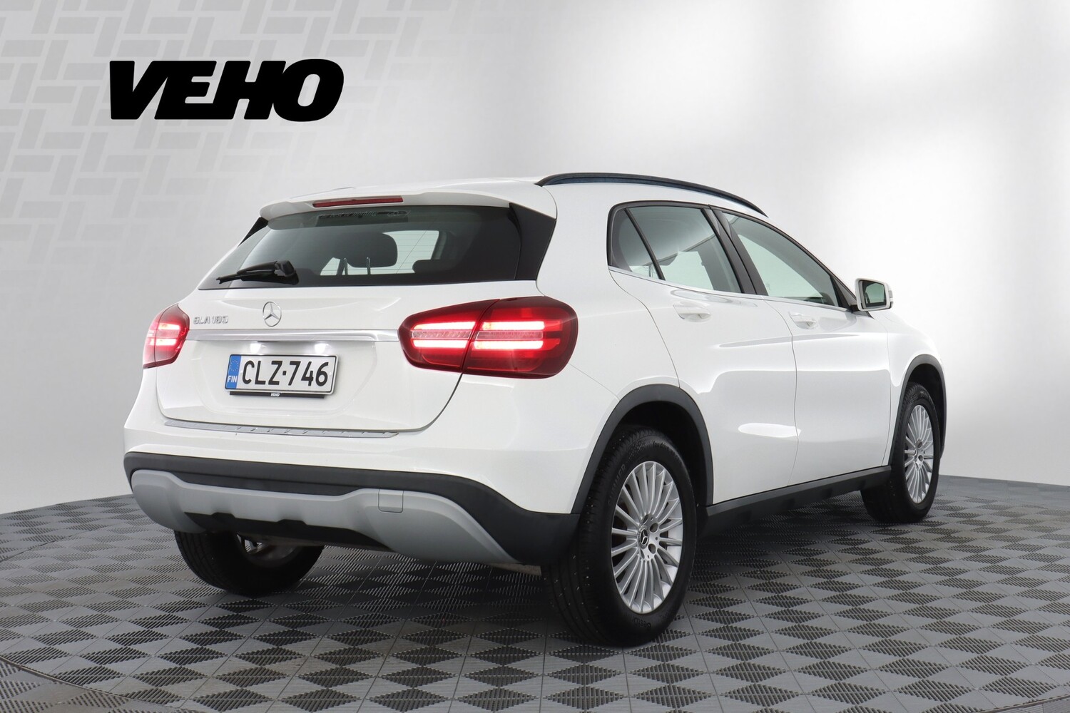 Mercedes-Benz GLA vaihtoauto
