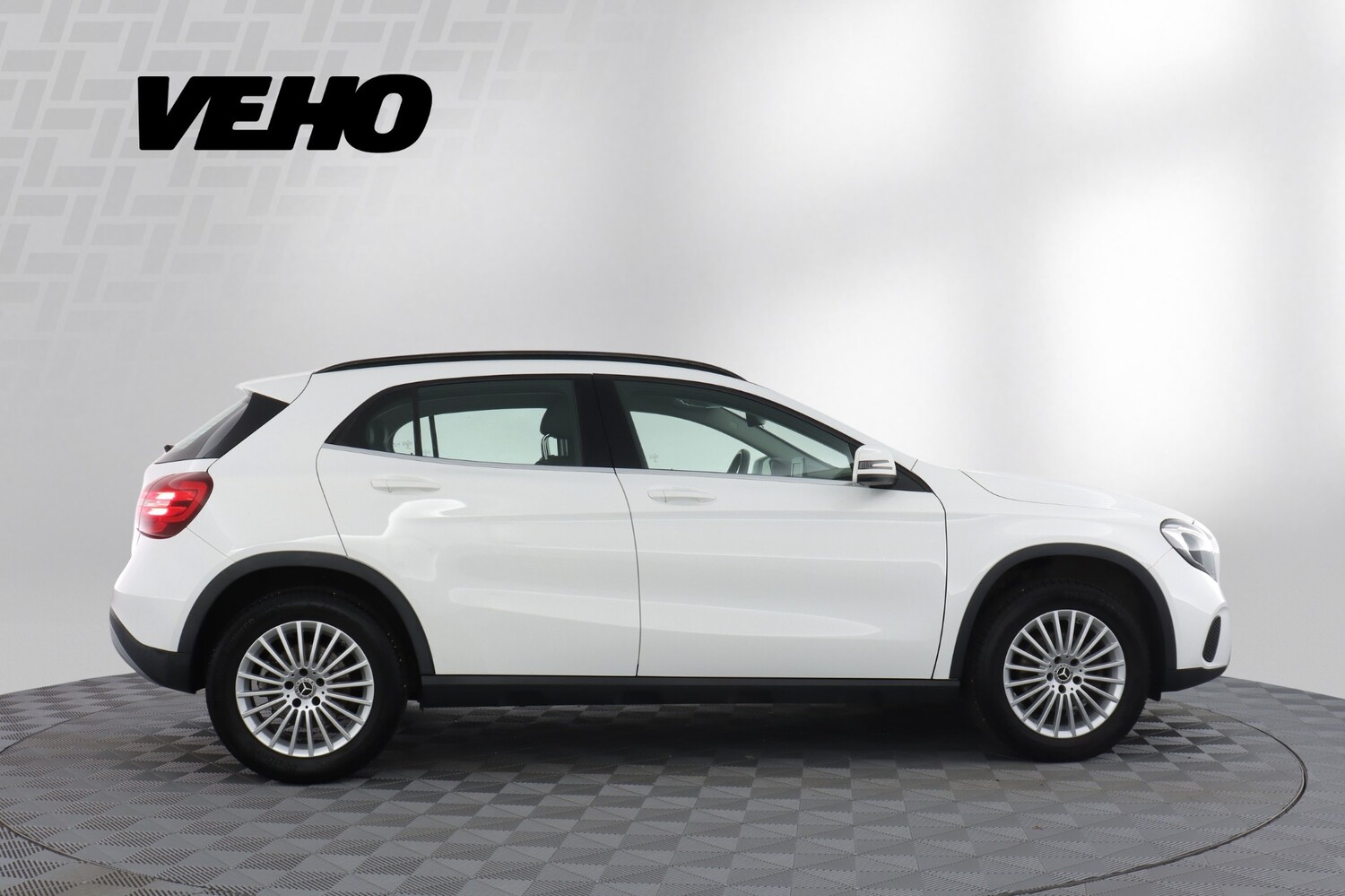 Mercedes-Benz GLA vaihtoauto