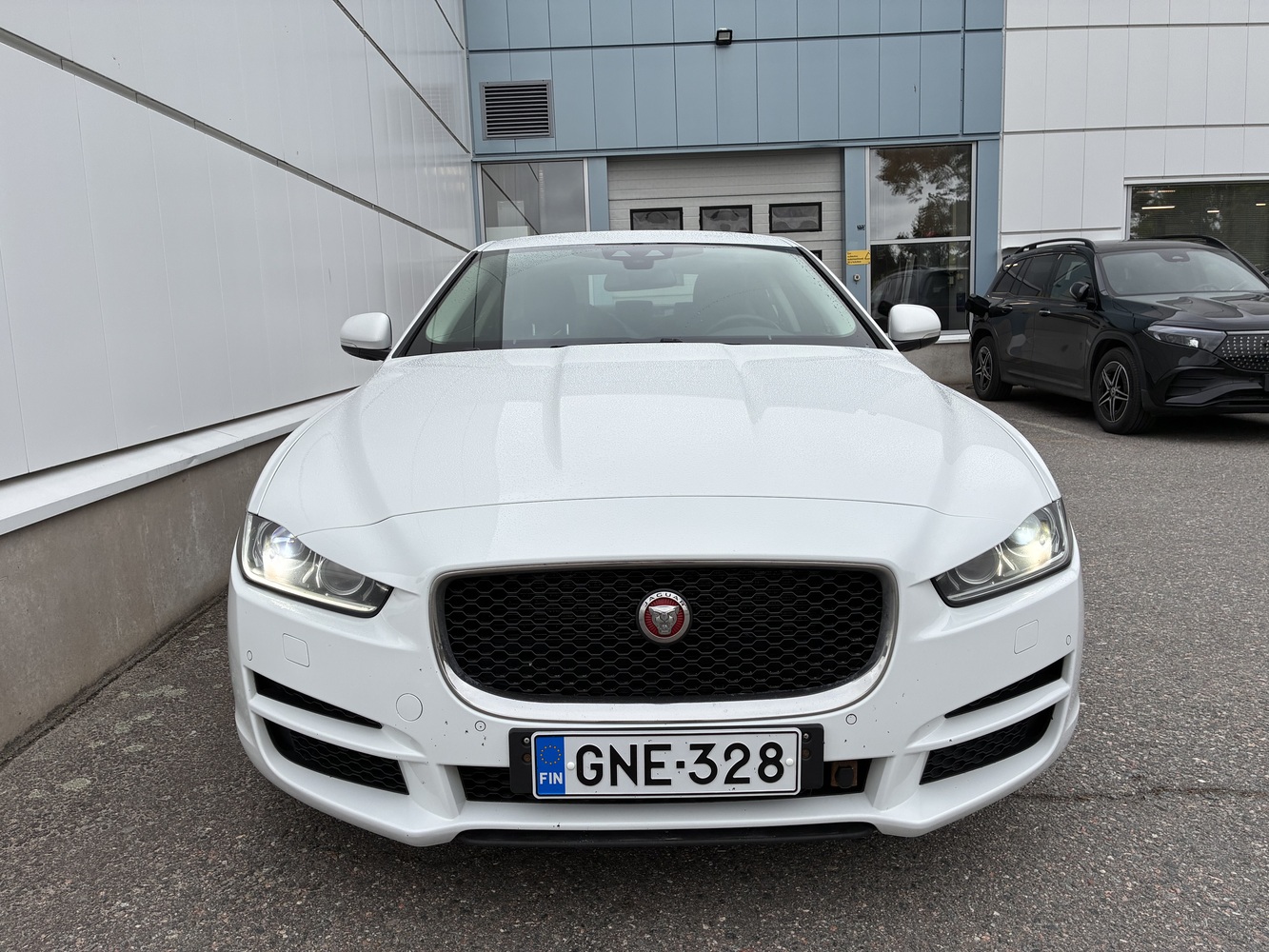 Jaguar XE vaihtoauto