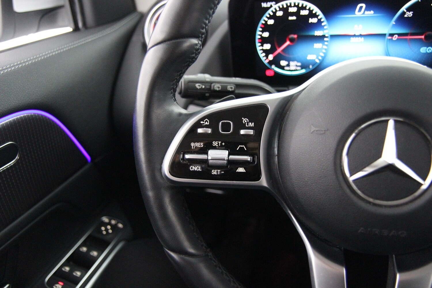 Mercedes-Benz EQA vaihtoauto