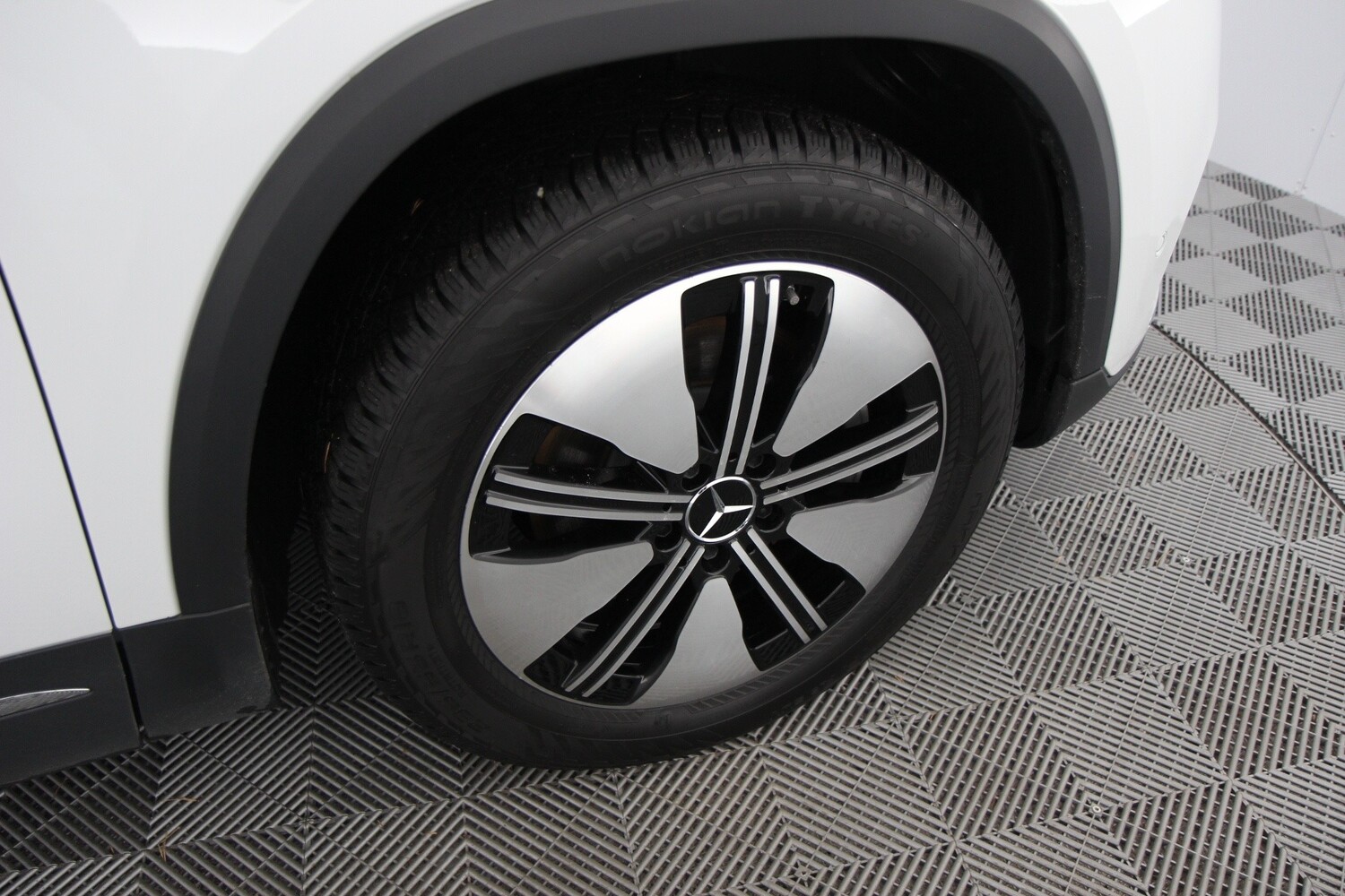 Mercedes-Benz EQA vaihtoauto