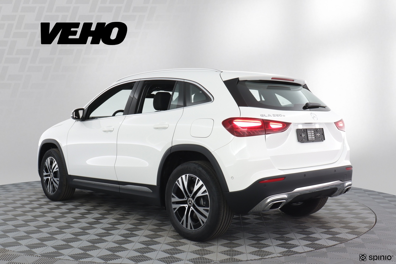 Mercedes-Benz GLA vaihtoauto