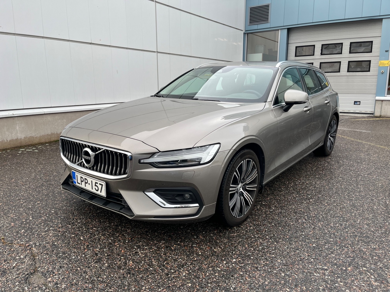 Volvo V60 vaihtoauto