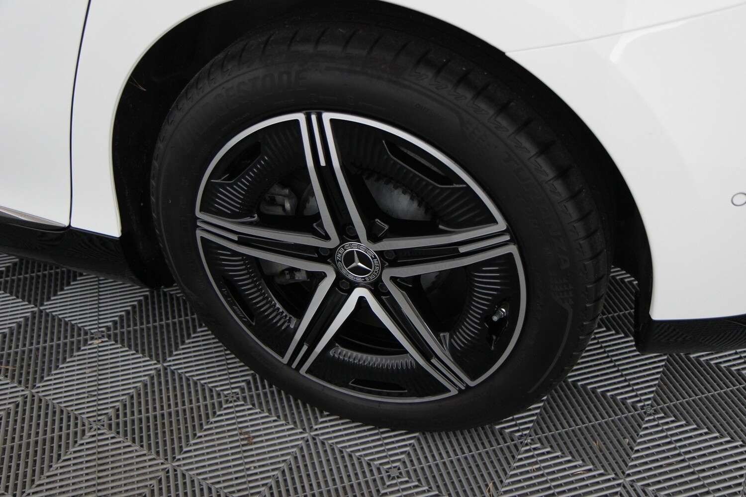 Mercedes-Benz EQE vaihtoauto