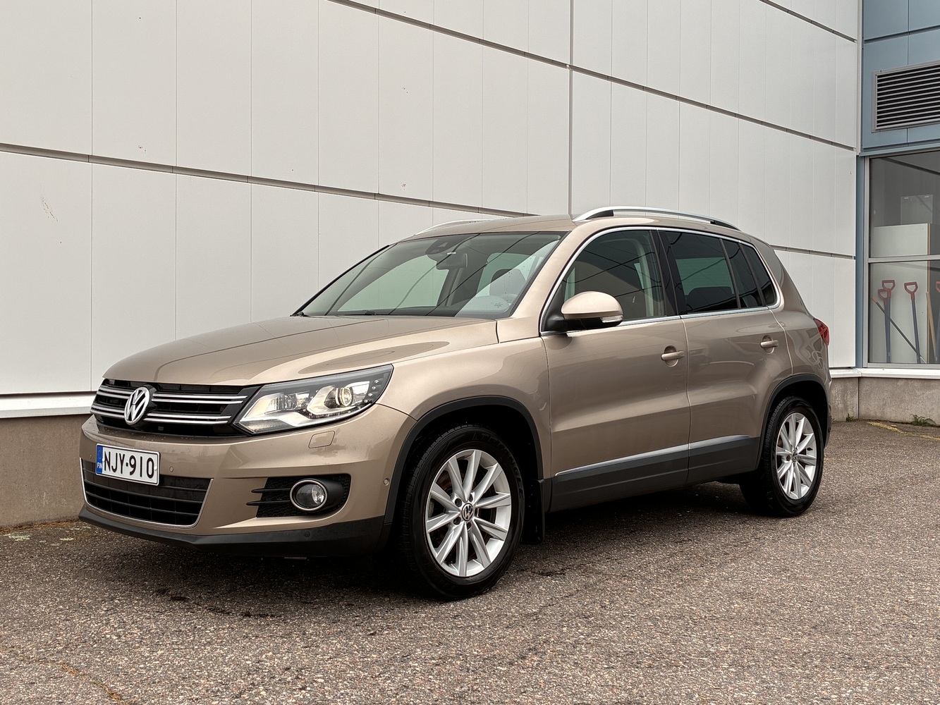 Volkswagen Tiguan vaihtoauto