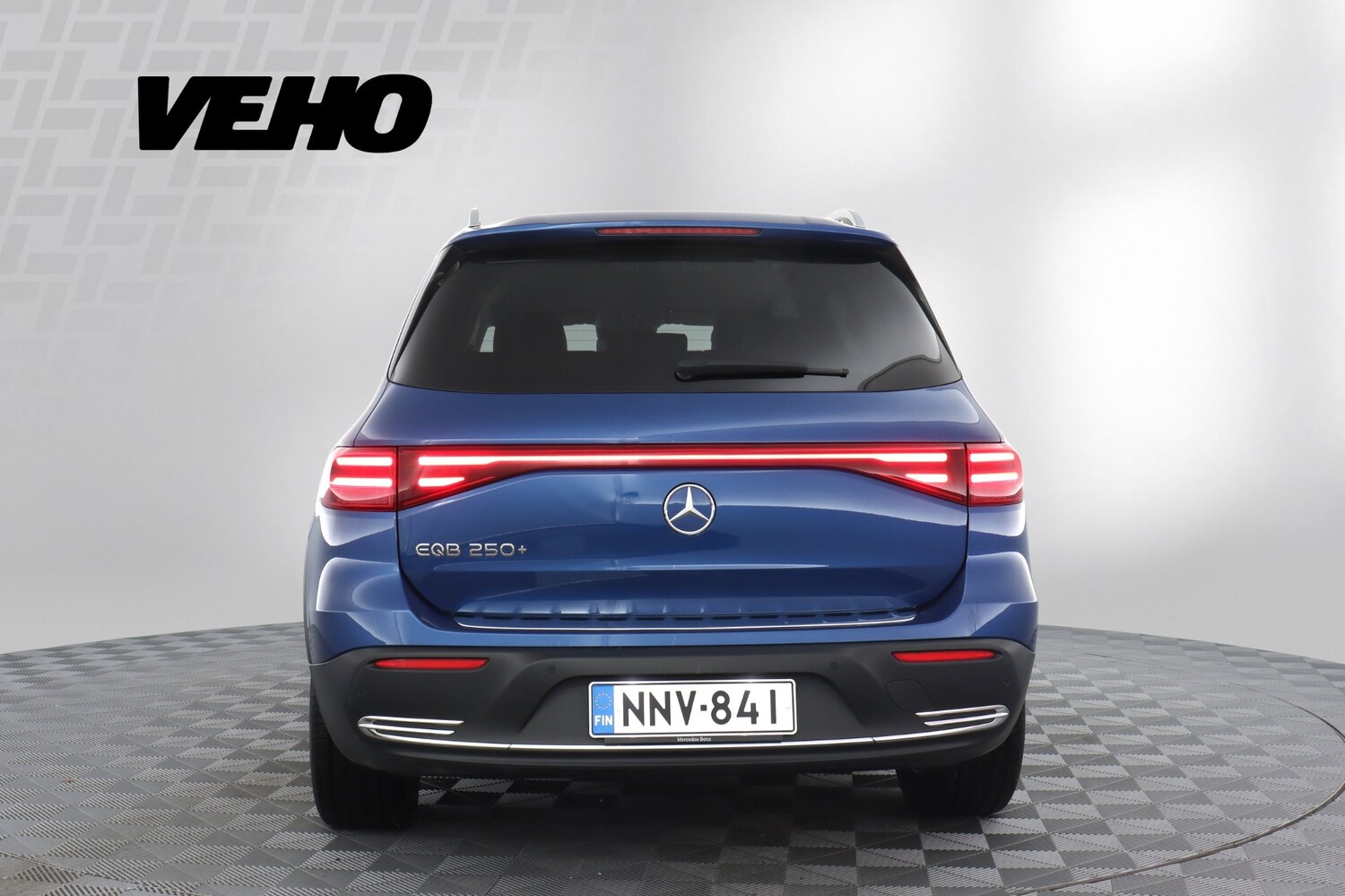 Mercedes-Benz EQB vaihtoauto
