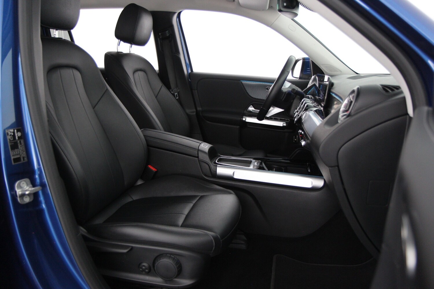 Mercedes-Benz EQB vaihtoauto