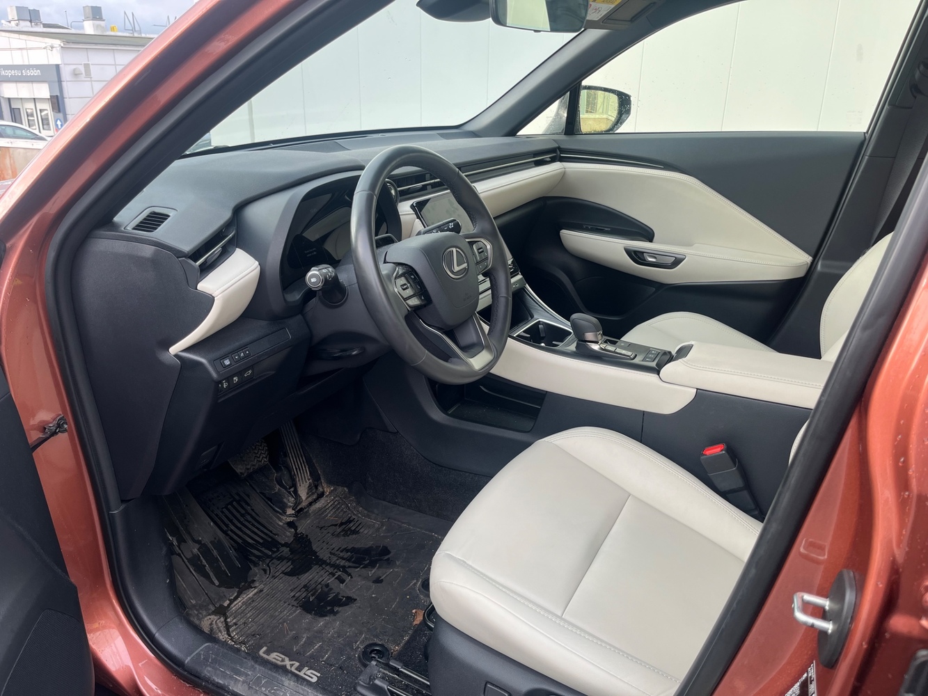 Lexus LBX vaihtoauto
