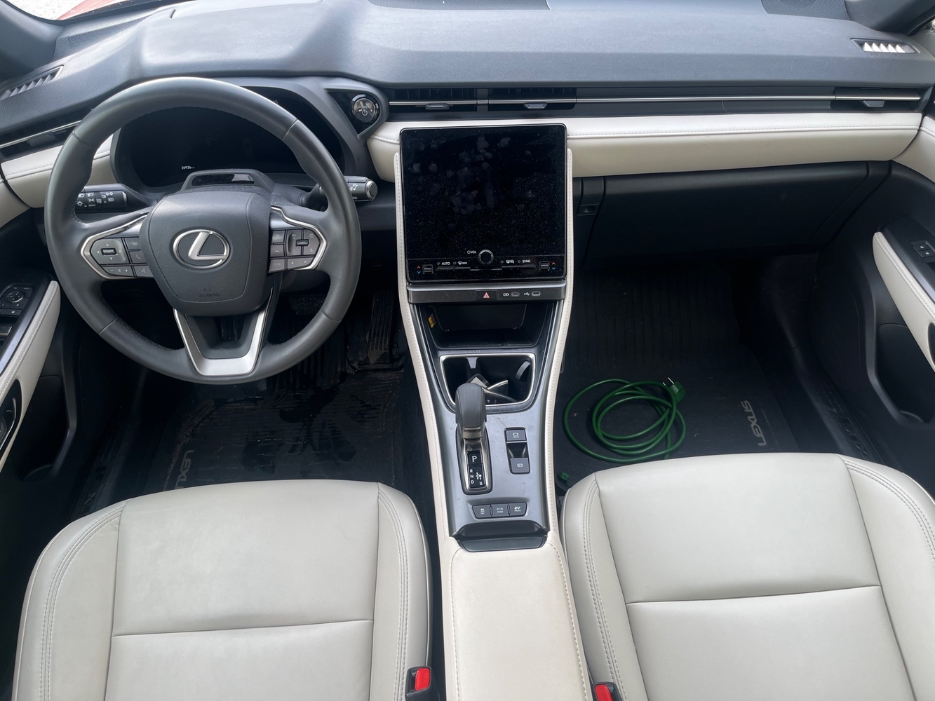 Lexus LBX vaihtoauto
