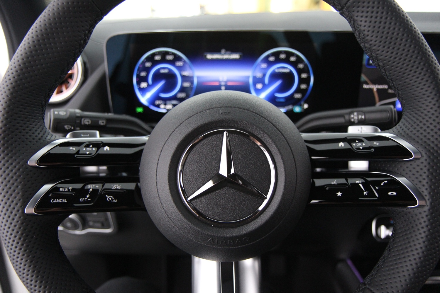 Mercedes-Benz EQA vaihtoauto