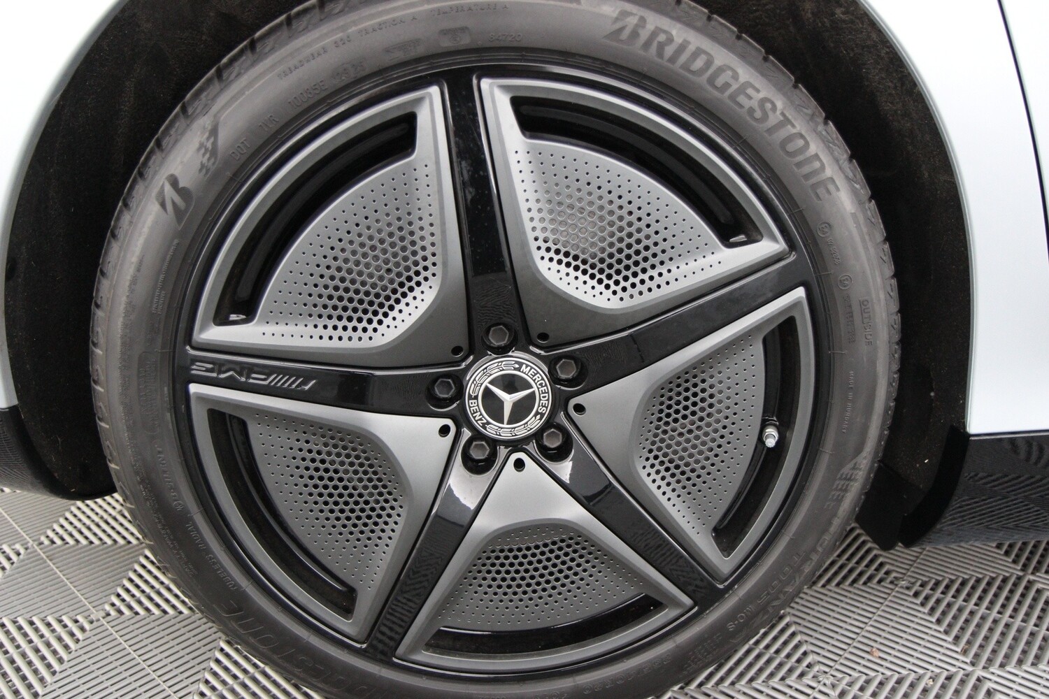 Mercedes-Benz EQE vaihtoauto