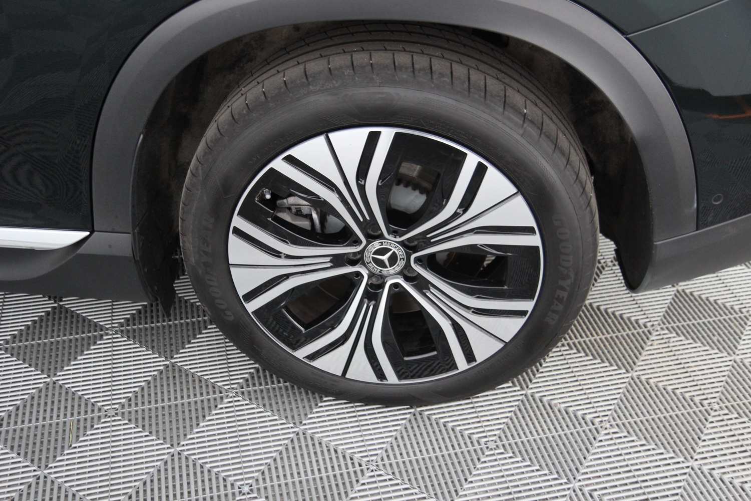 Mercedes-Benz EQE vaihtoauto