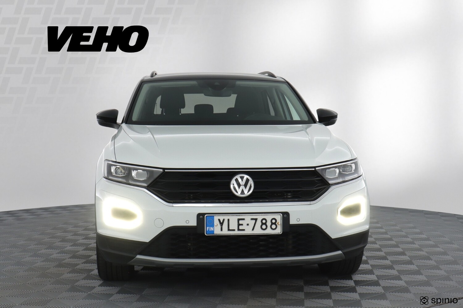 Volkswagen T-Roc vaihtoauto