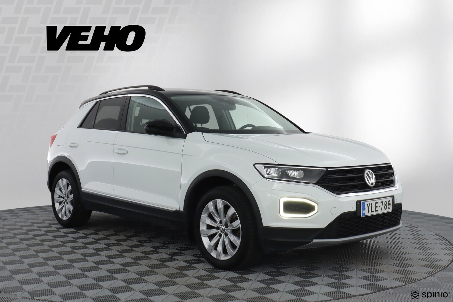 Volkswagen T-Roc vaihtoauto