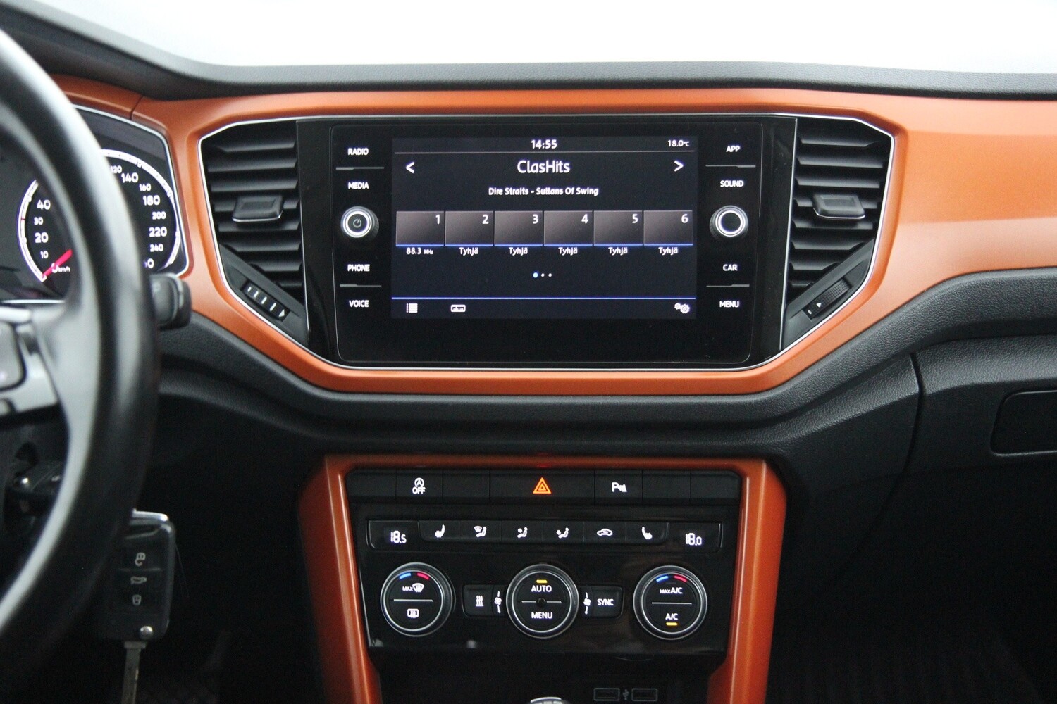 Volkswagen T-Roc vaihtoauto