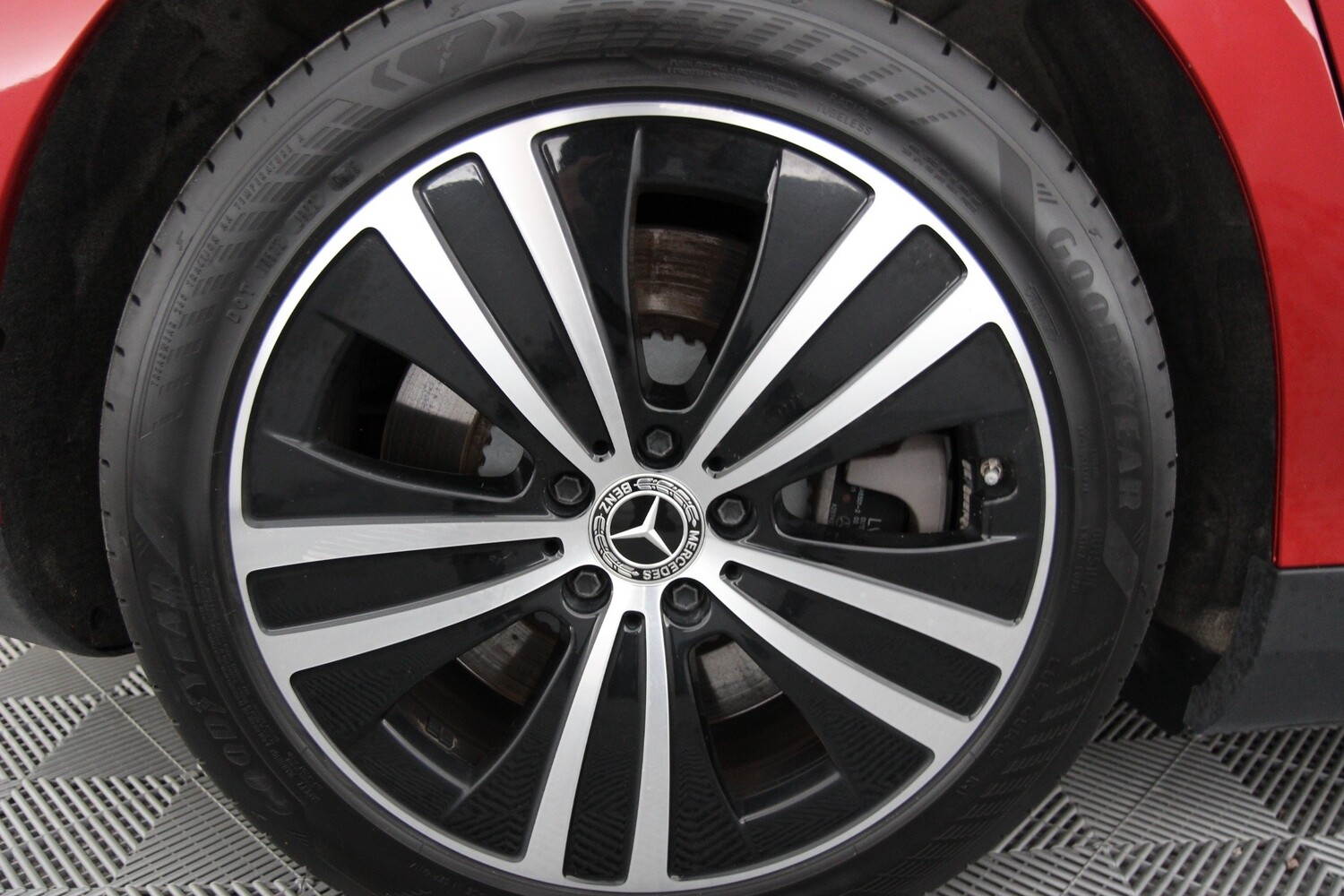 Mercedes-Benz EQE vaihtoauto