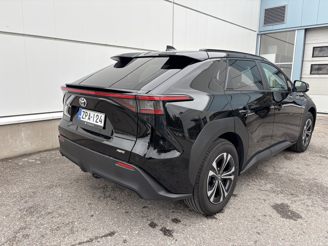 Toyota bZ4X vaihtoauto