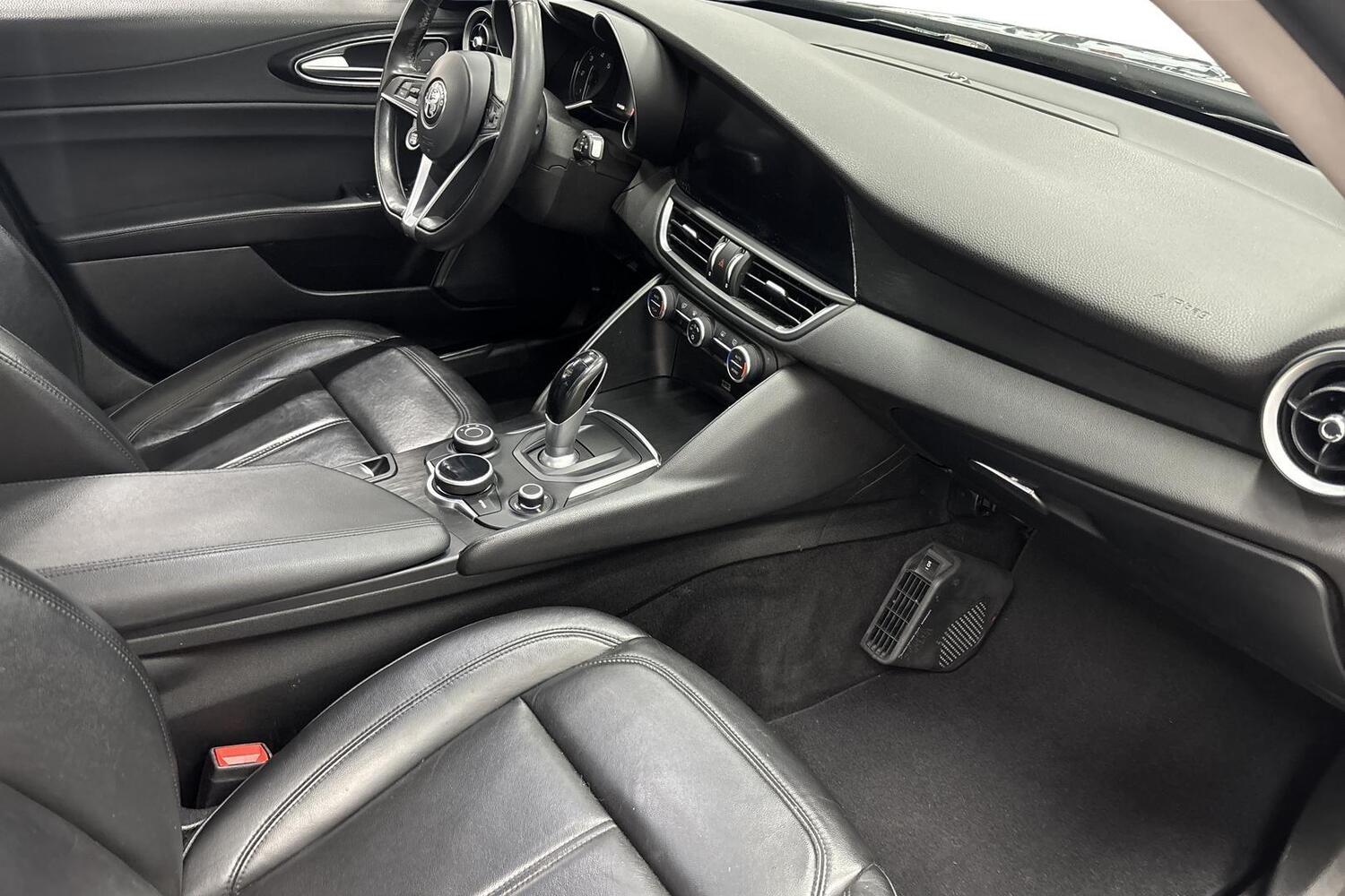 Alfa Romeo Giulia vaihtoauto