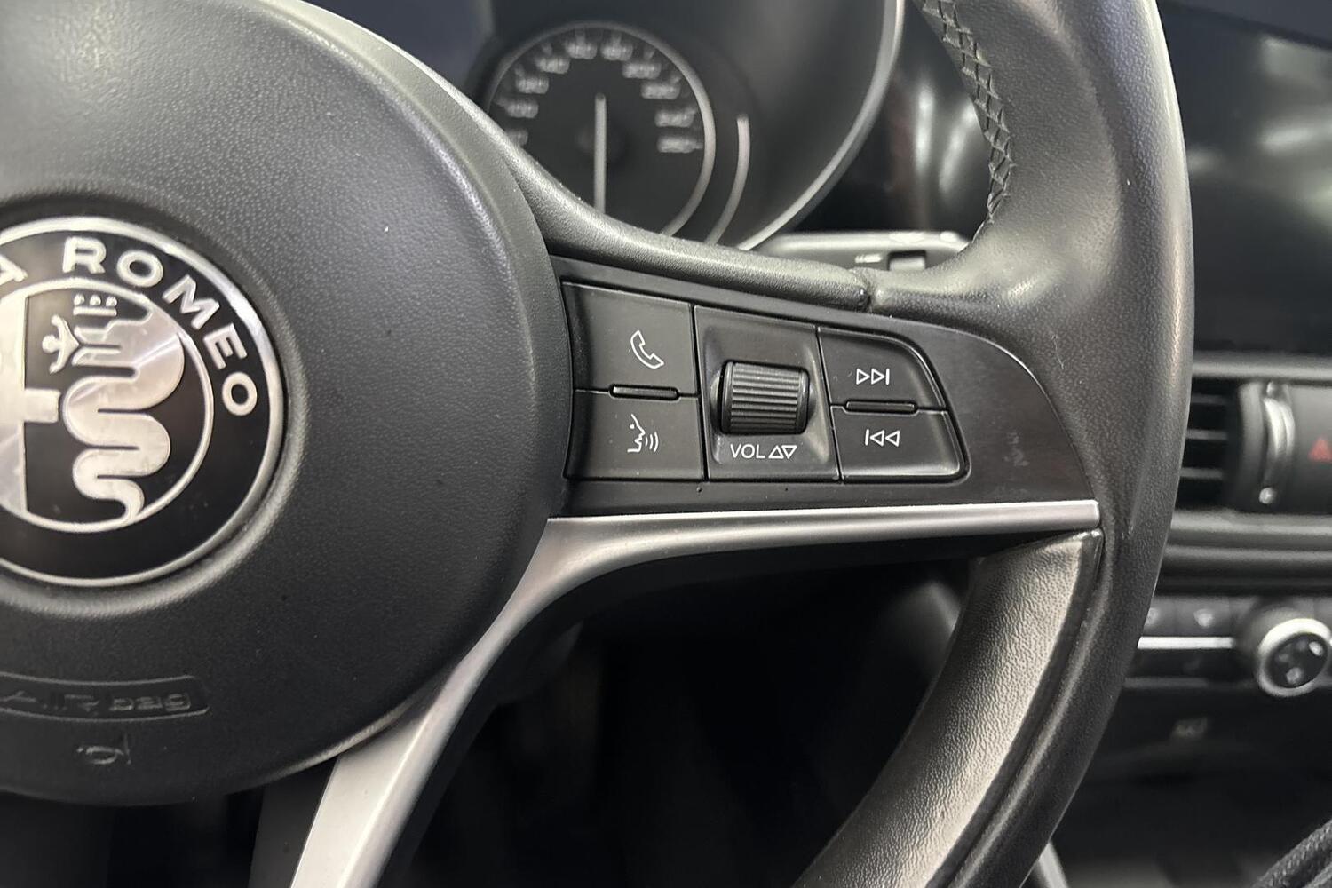 Alfa Romeo Giulia vaihtoauto