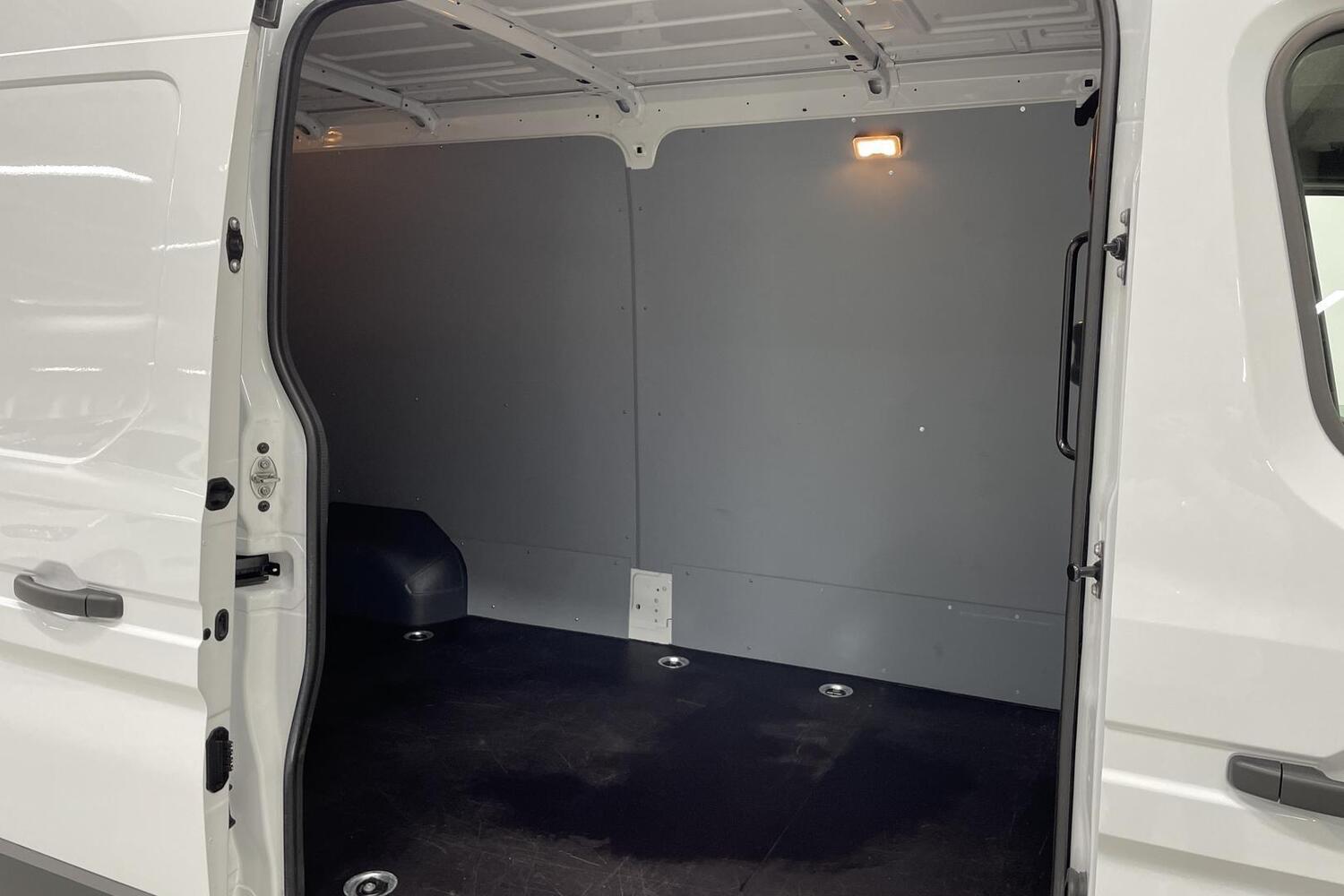 Nissan Interstar vaihtoauto