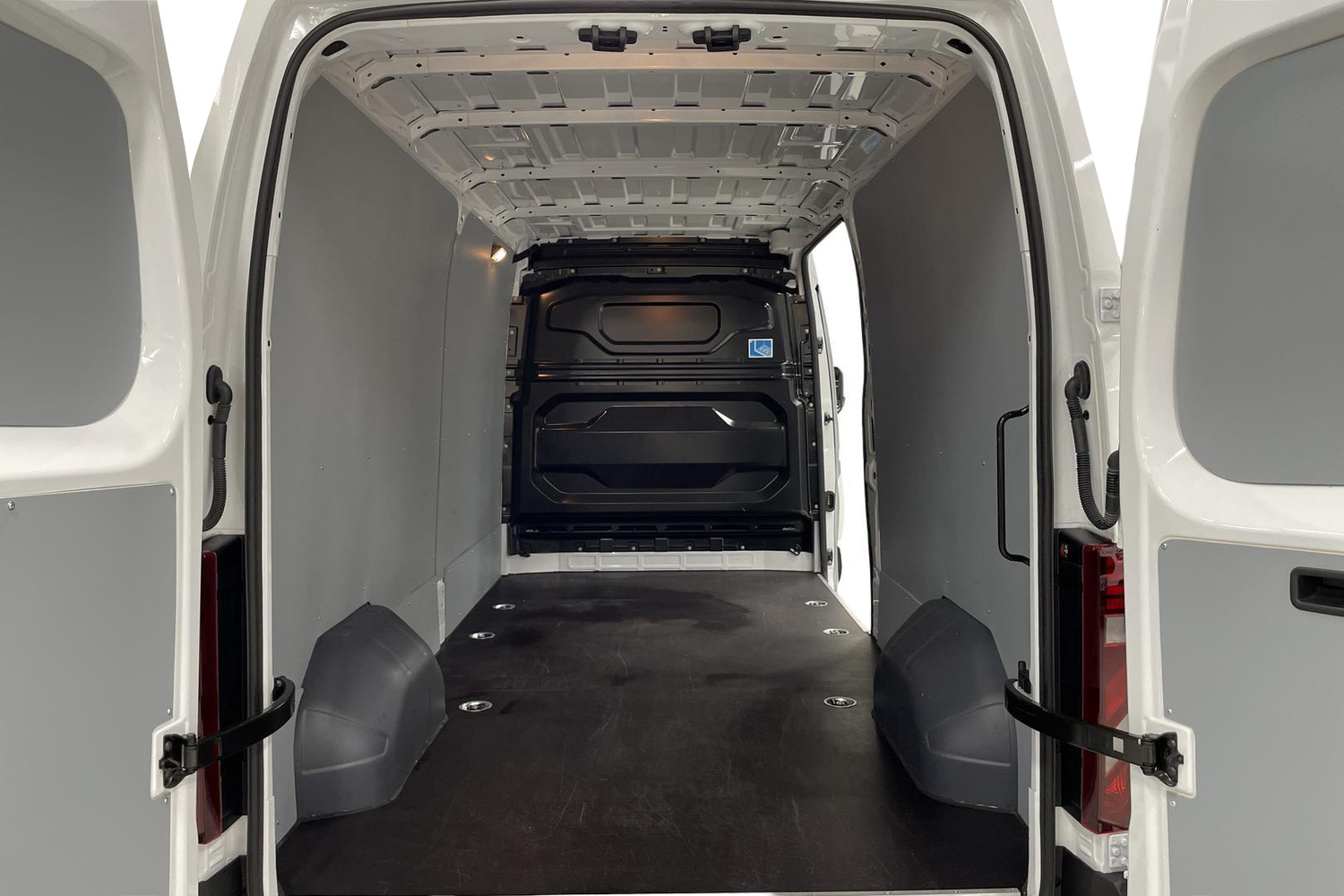 Nissan Interstar vaihtoauto
