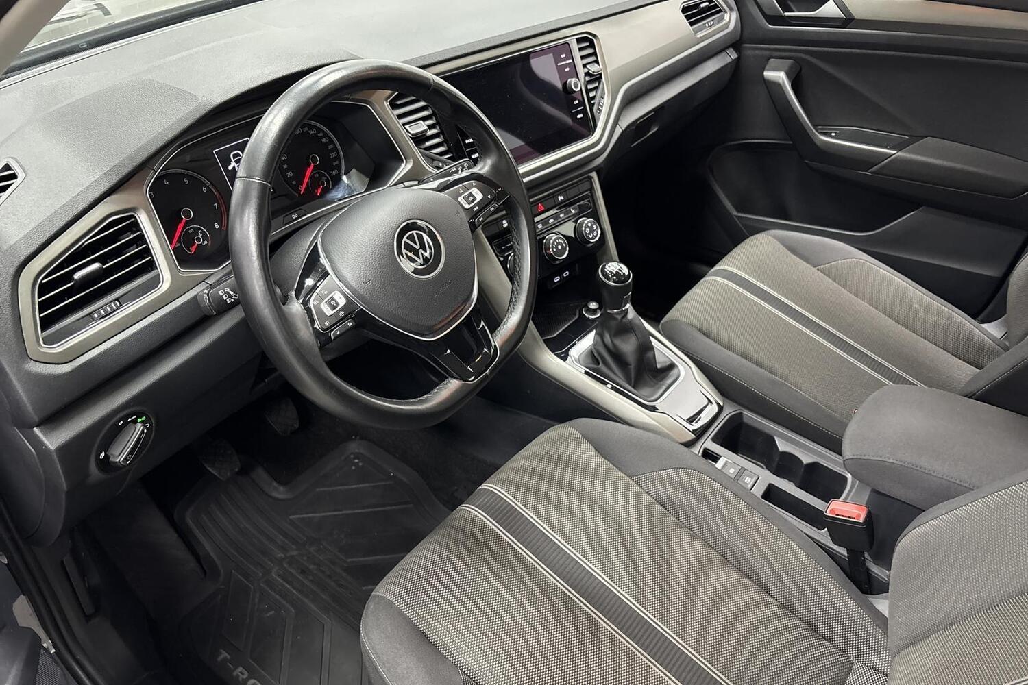 Volkswagen T-Roc vaihtoauto