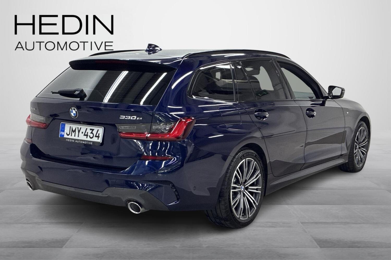 BMW 330 vaihtoauto