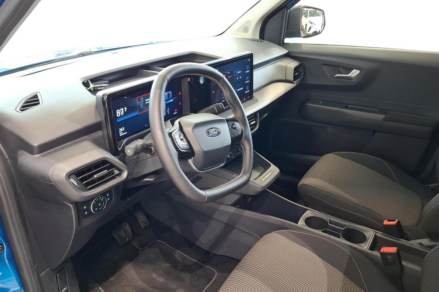 Ford Tourneo Courier vaihtoauto