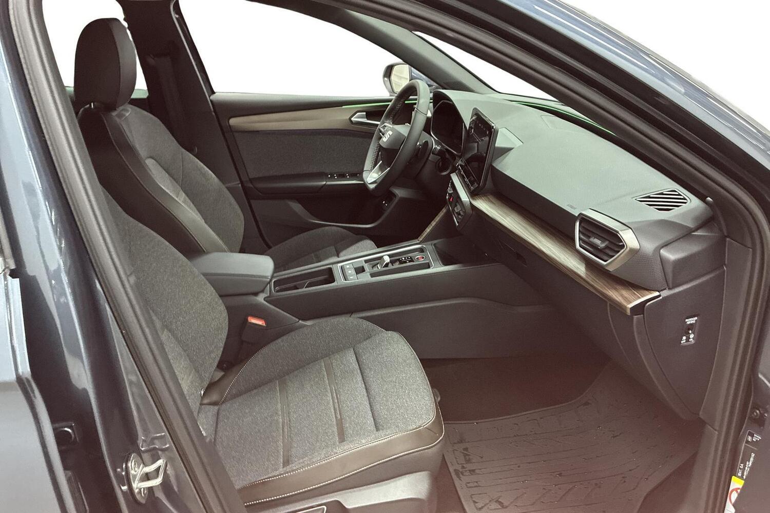 SEAT Leon Sportstourer vaihtoauto
