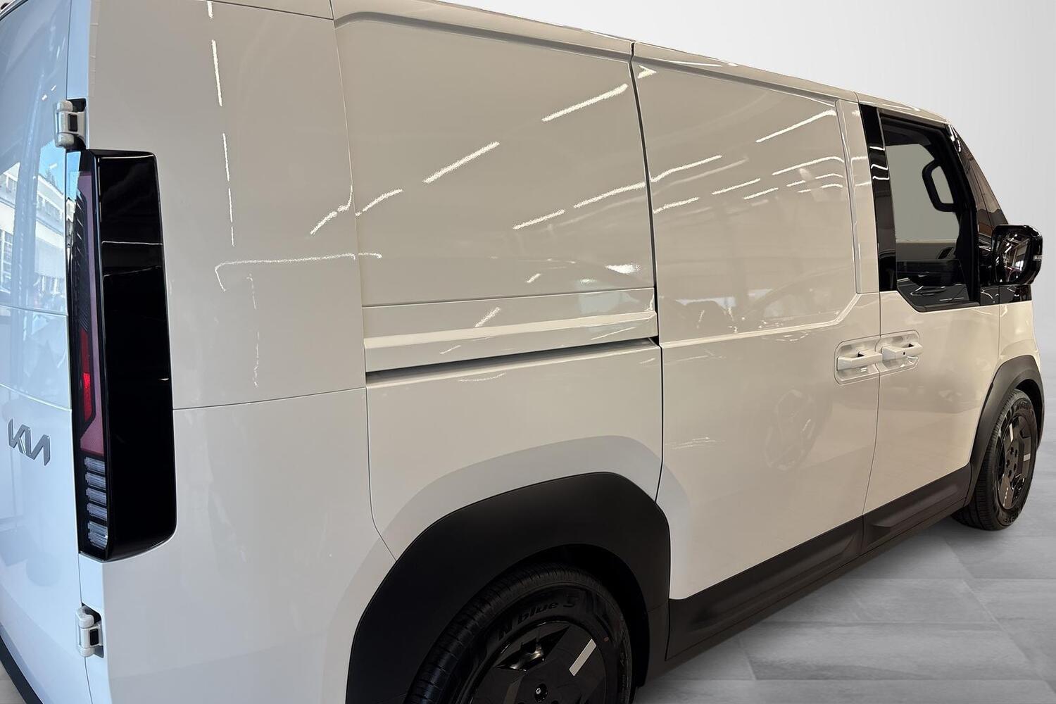 Kia PV5 Cargo vaihtoauto