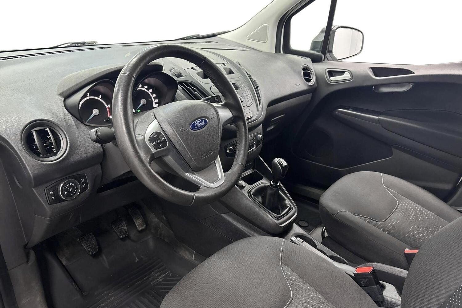 Ford Transit Courier vaihtoauto