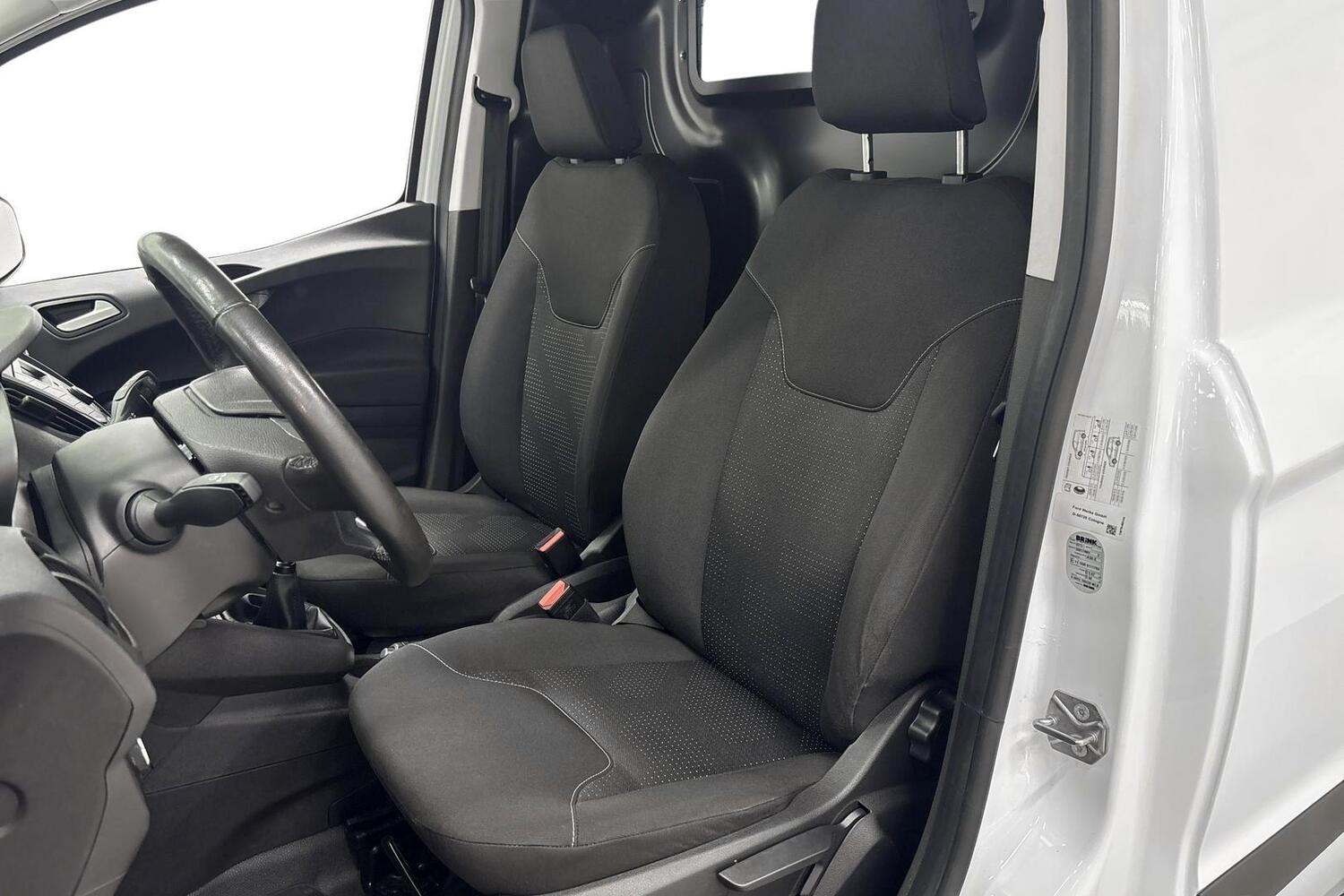 Ford Transit Courier vaihtoauto