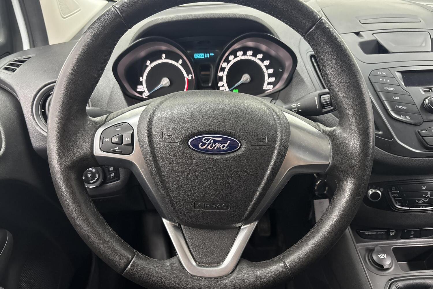 Ford Transit Courier vaihtoauto