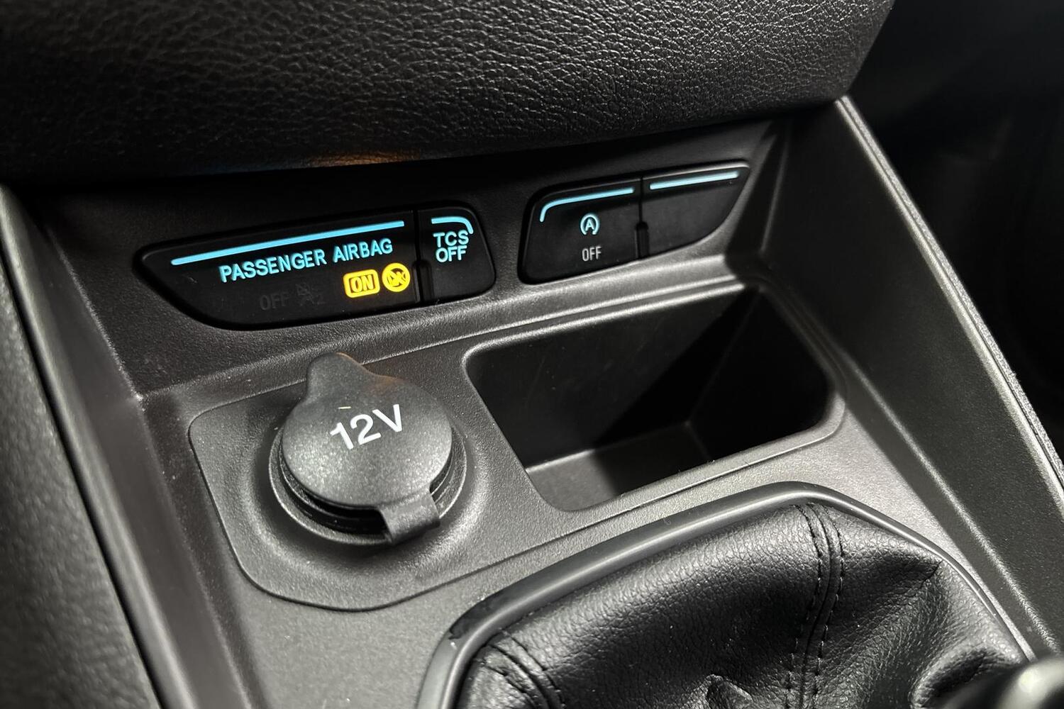 Ford Transit Courier vaihtoauto