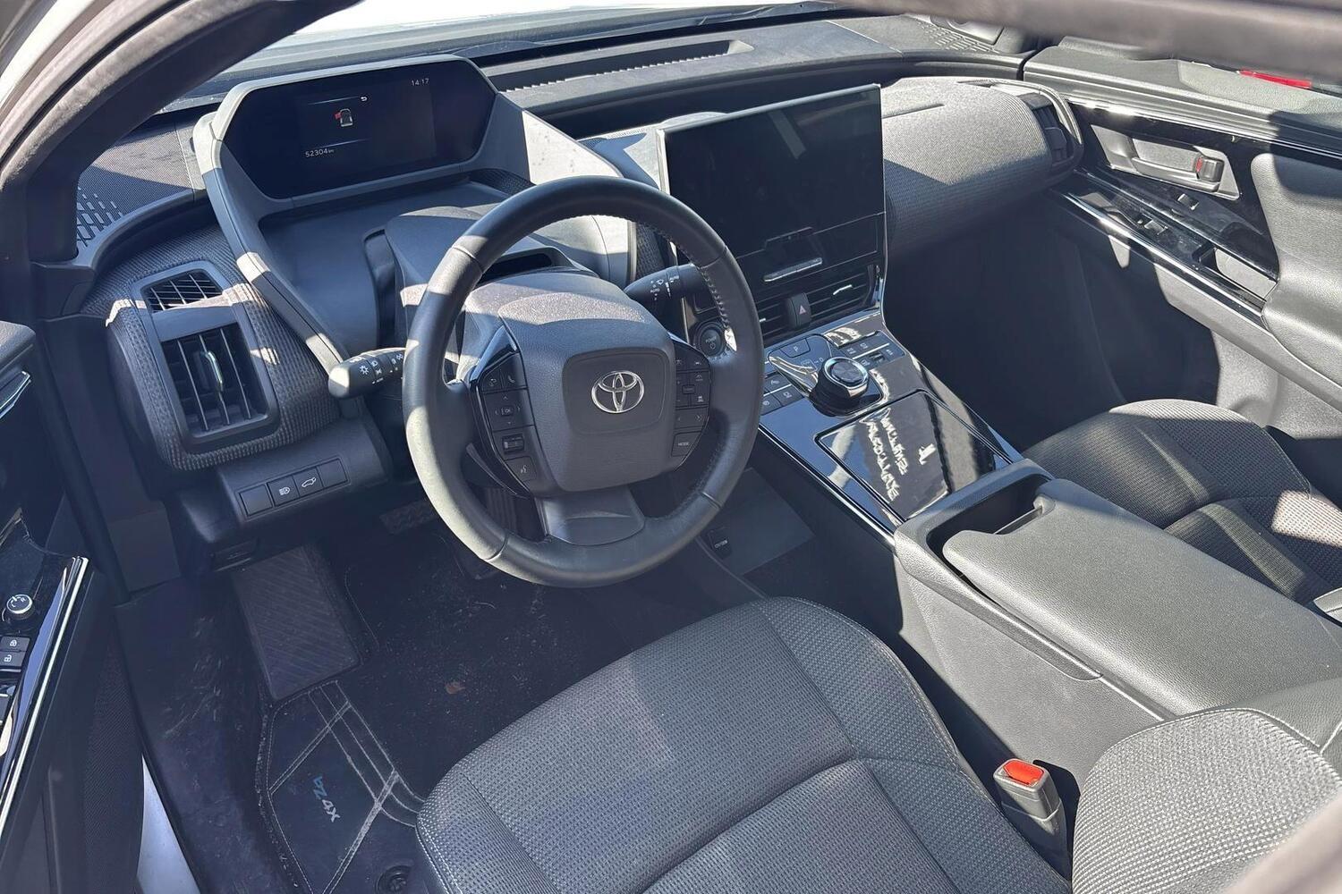 Toyota bZ4X vaihtoauto